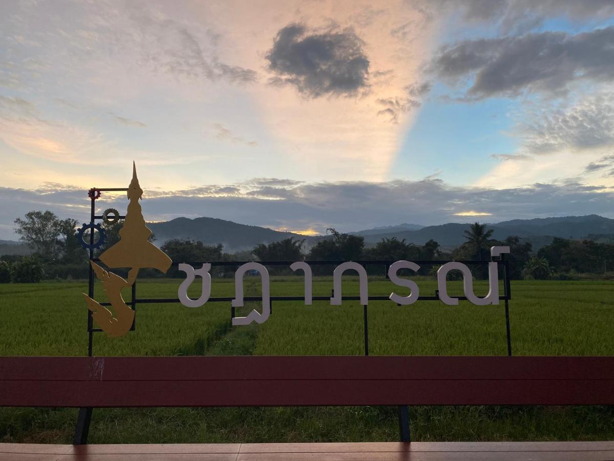 Chadaporn Mae Chaem Hotel Экстерьер фото