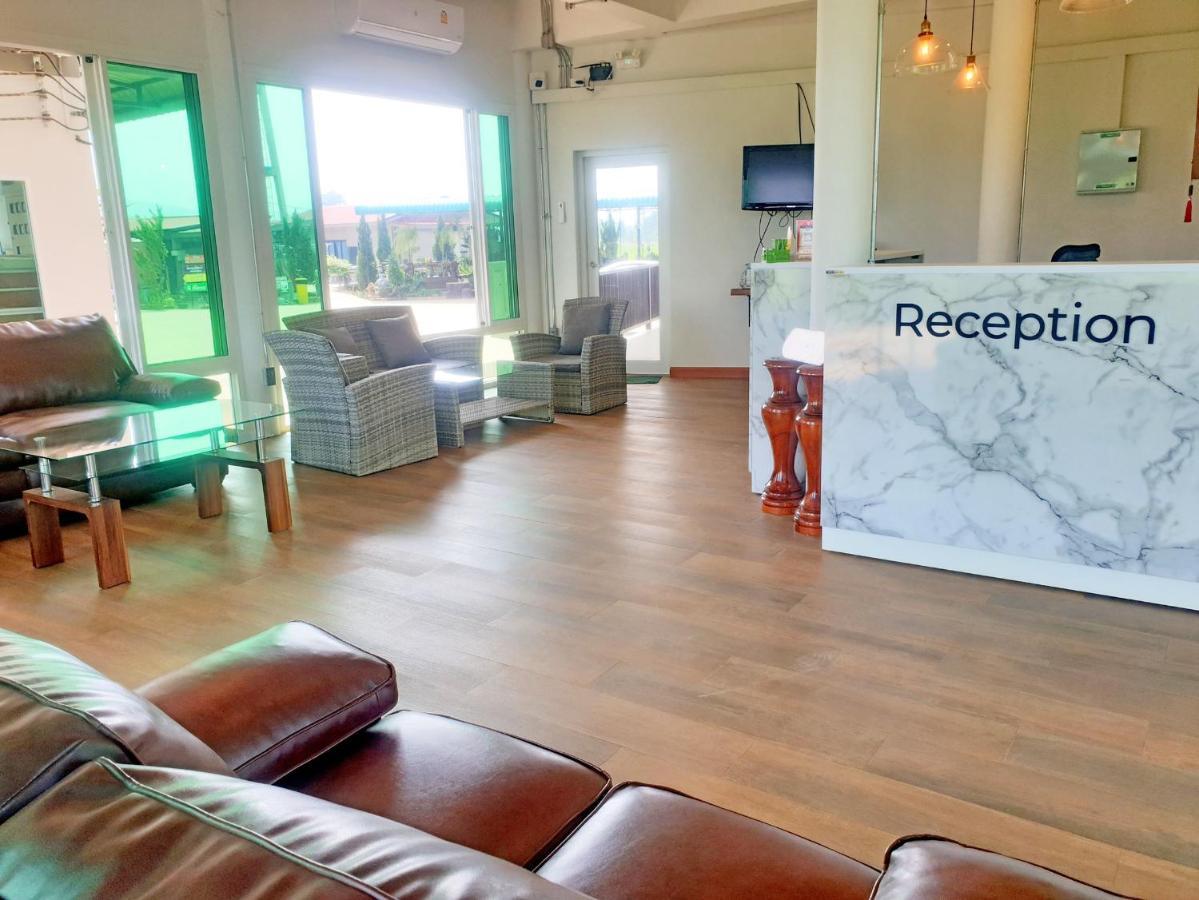 Chadaporn Mae Chaem Hotel Экстерьер фото